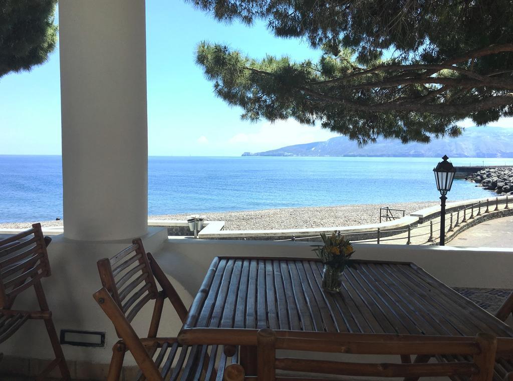 Hotel Mercanti Di Mare Санта-Маріна-Саліна Екстер'єр фото